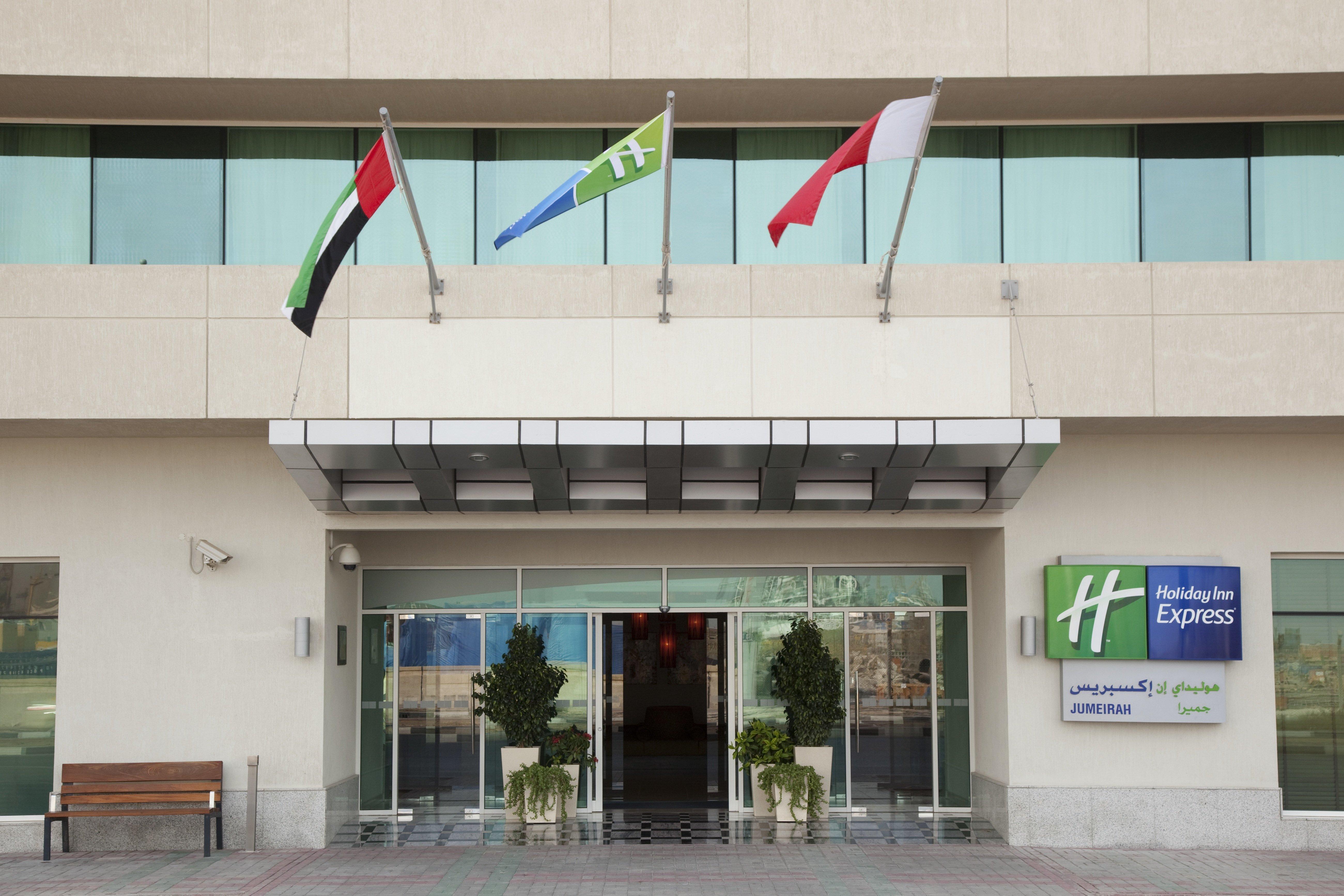 Holiday Inn Express Dubai, Jumeirah, An Ihg Hotel Екстериор снимка